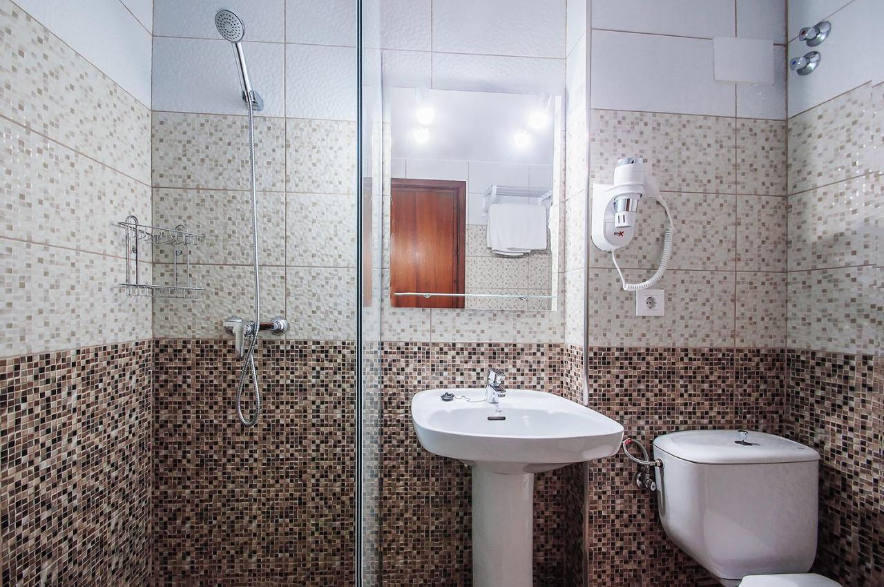 Hotel Silvia Empuriabrava Exterior photo