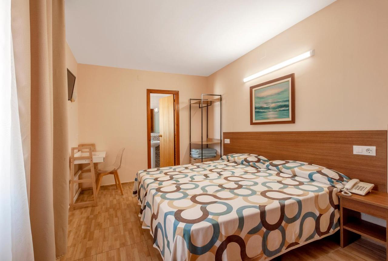 Hotel Silvia Empuriabrava Exterior photo