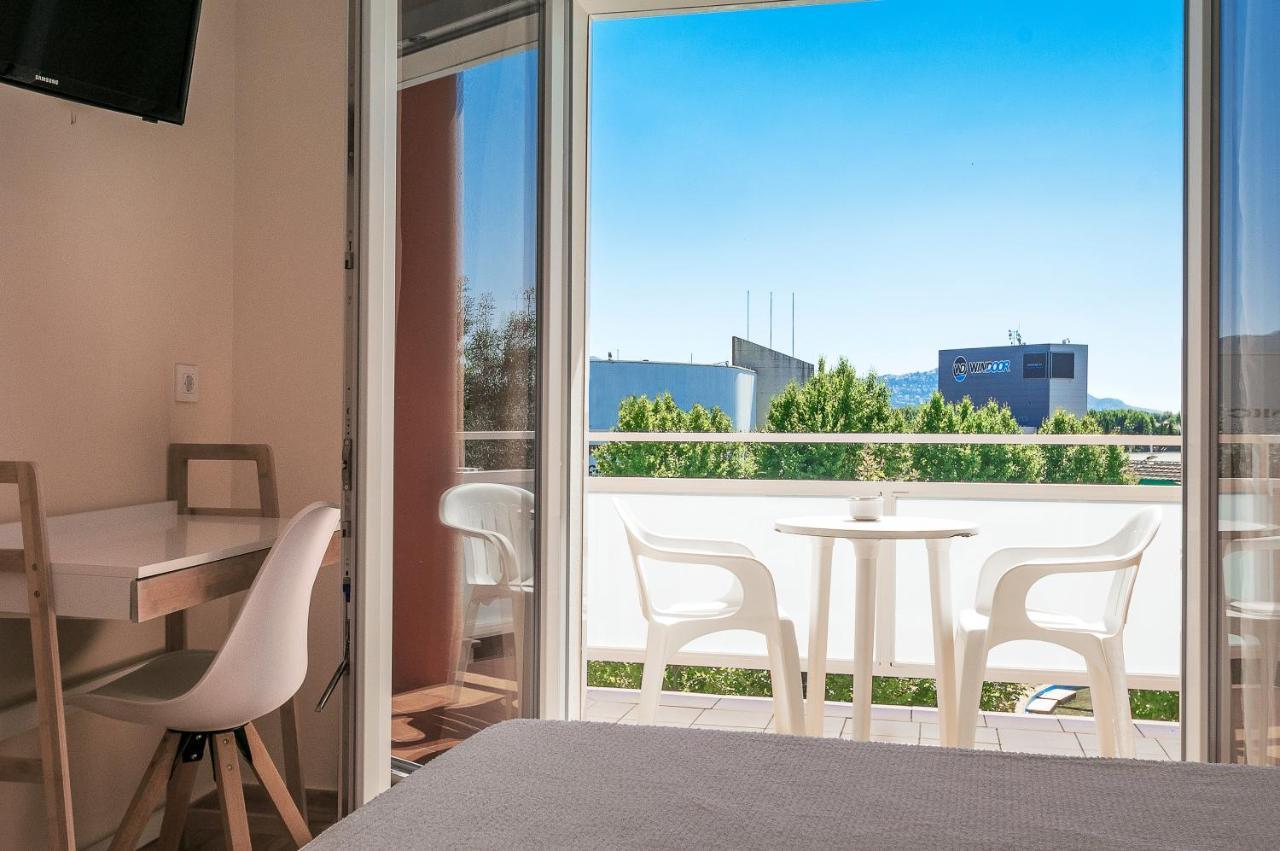 Hotel Silvia Empuriabrava Exterior photo