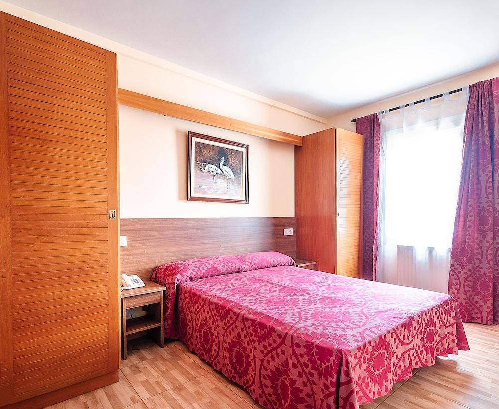 Hotel Silvia Empuriabrava Exterior photo