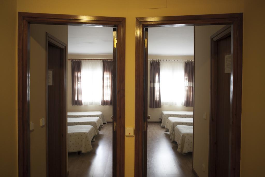 Hotel Silvia Empuriabrava Room photo