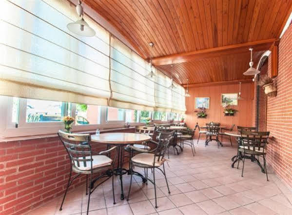 Hotel Silvia Empuriabrava Exterior photo